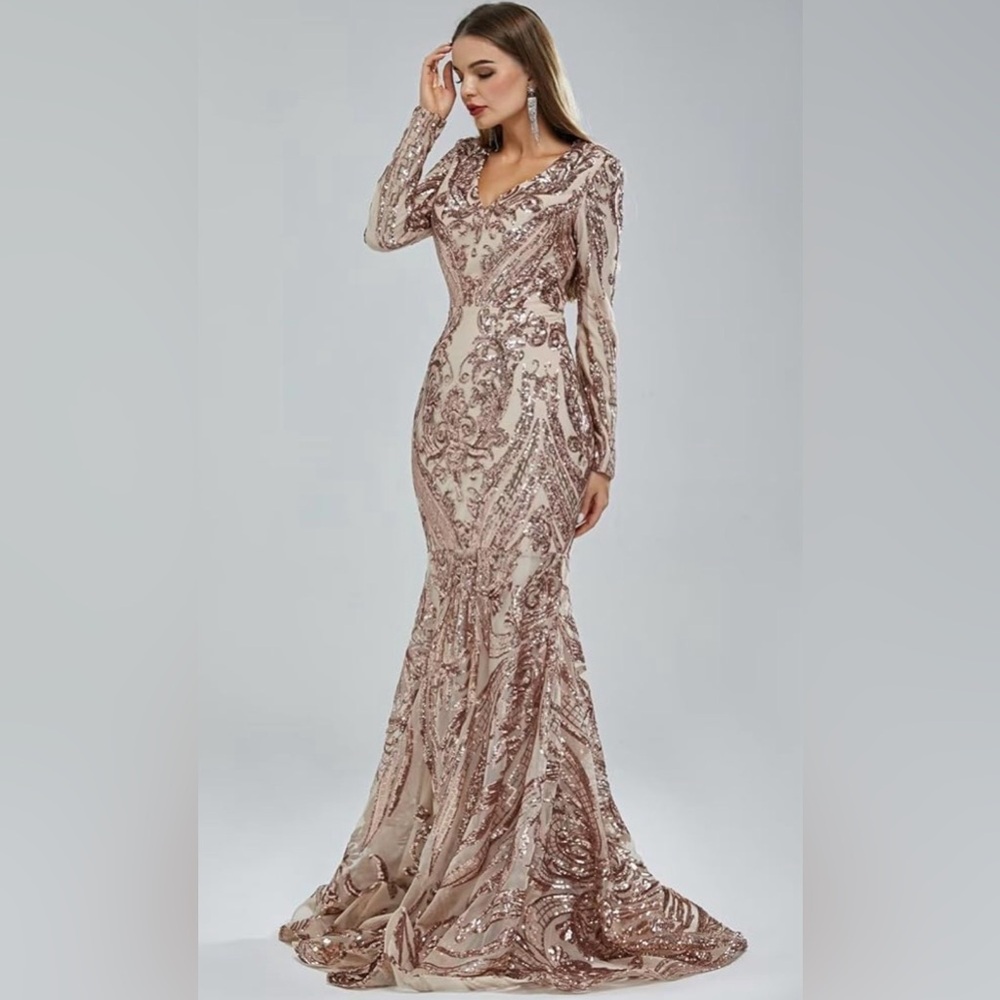 Elegant Long-Sleeve Gold Sequin Mermaid Gown